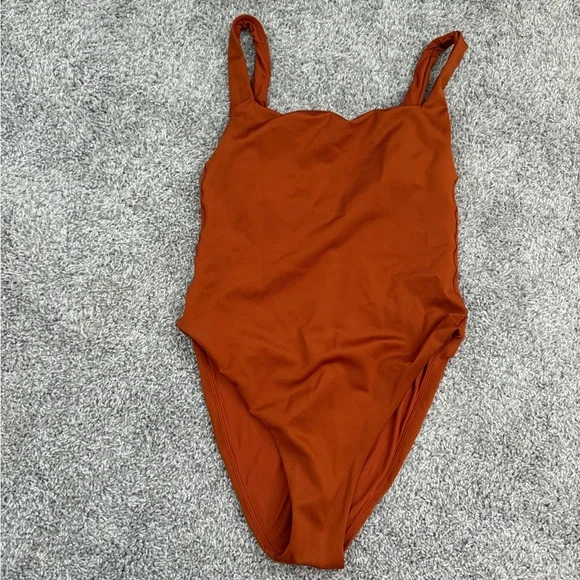 Left on Friday Bronze Streamline Suit - Picture 1 of 4